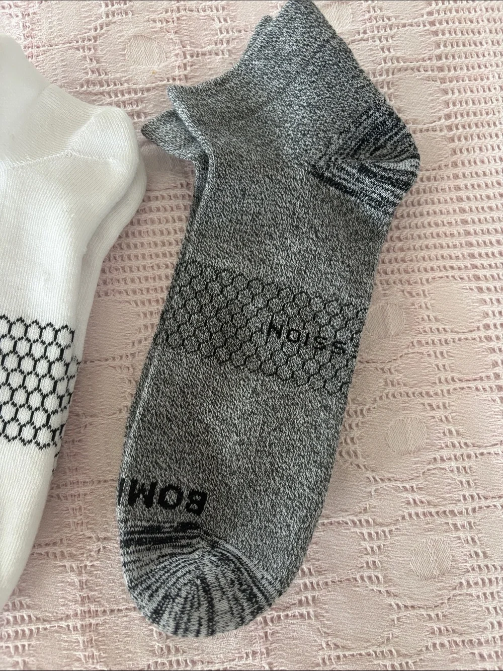 XL socks Bombas Darn Tough Men's Sock 3-Pack in Gray and White -